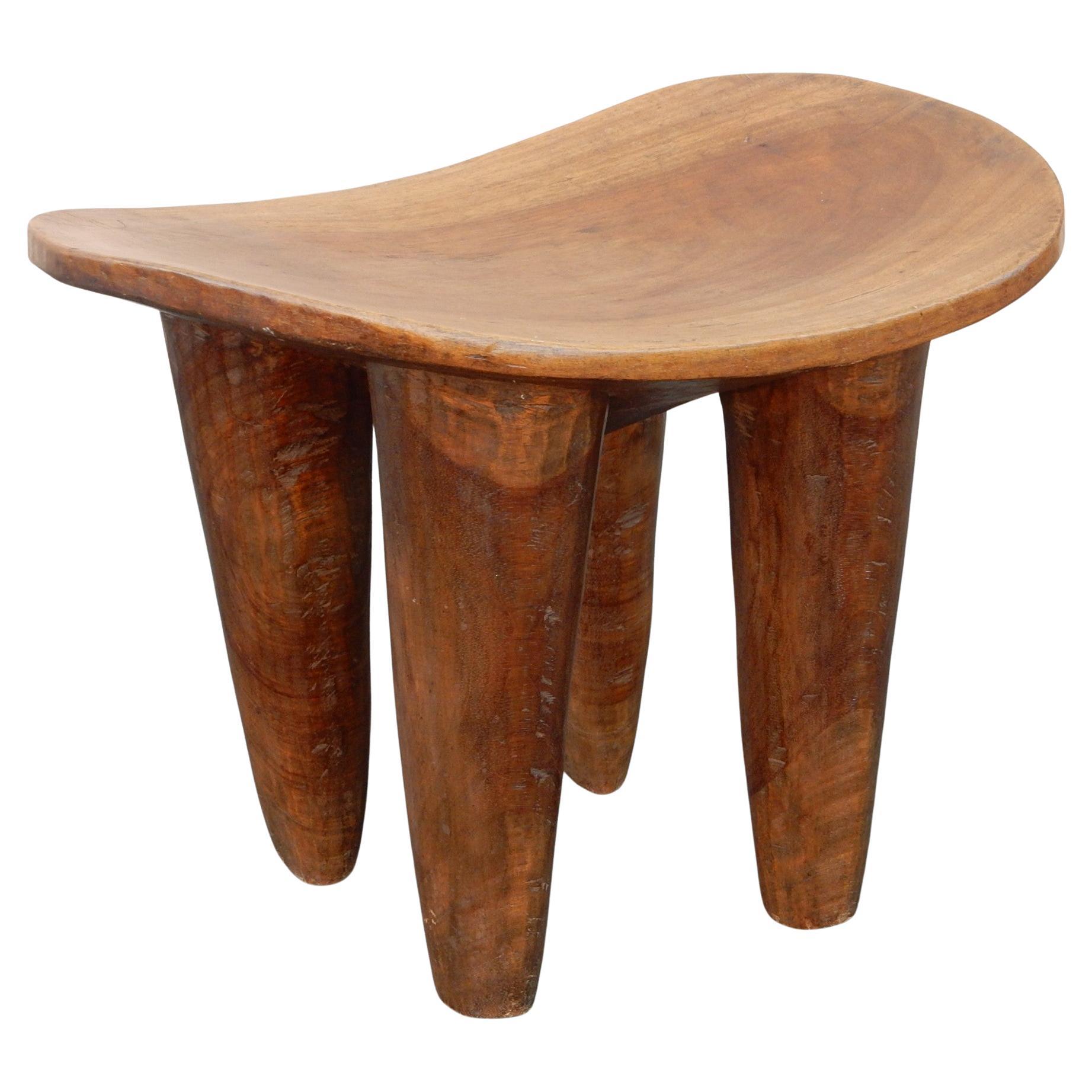 Andrianna Shamaris Table tabouret africain en bois sculpté Senufo Bon état - En vente à Las Vegas, NV
