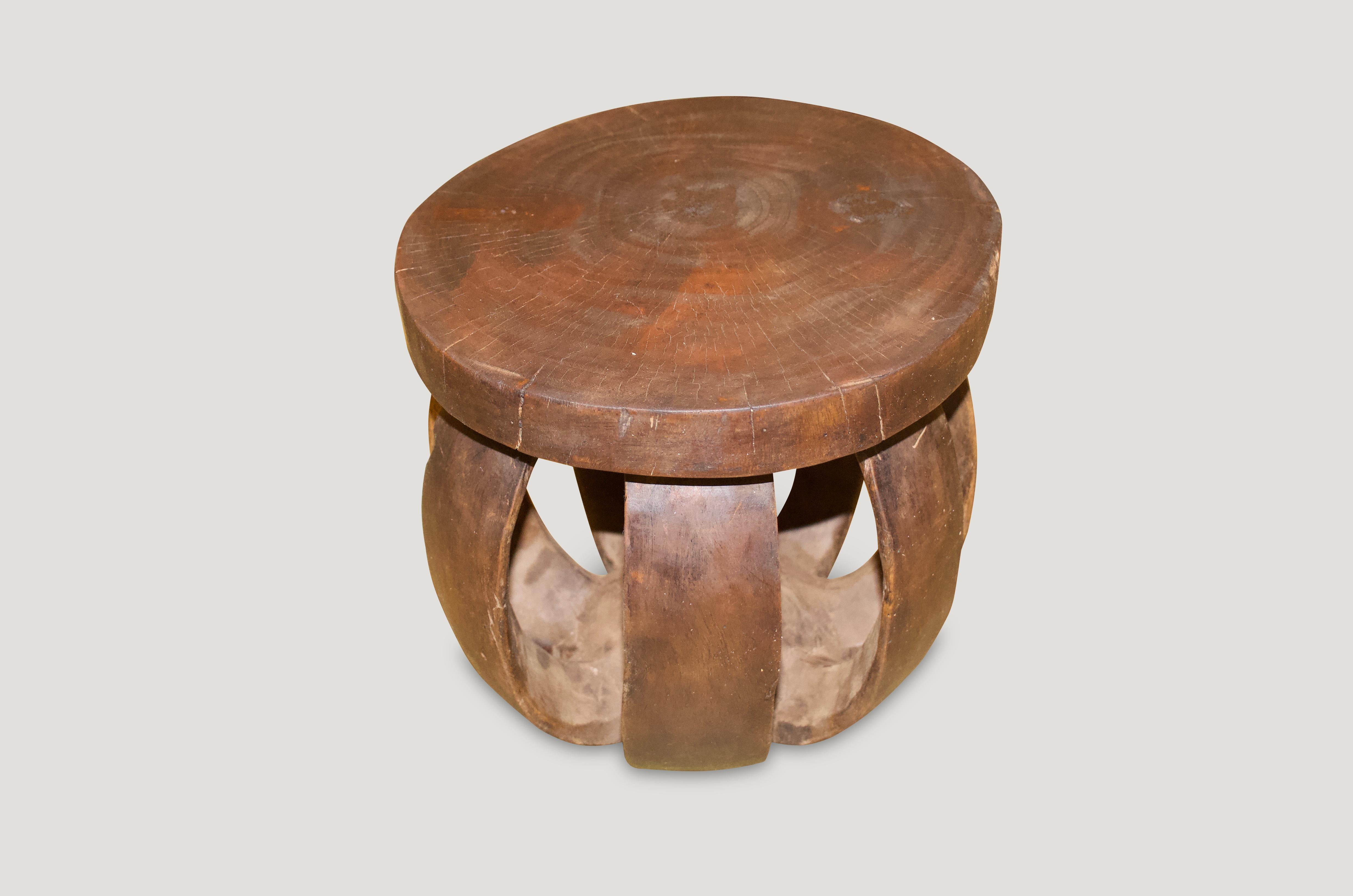 Andrianna Shamaris African Side Table or Stool (Primitiv)