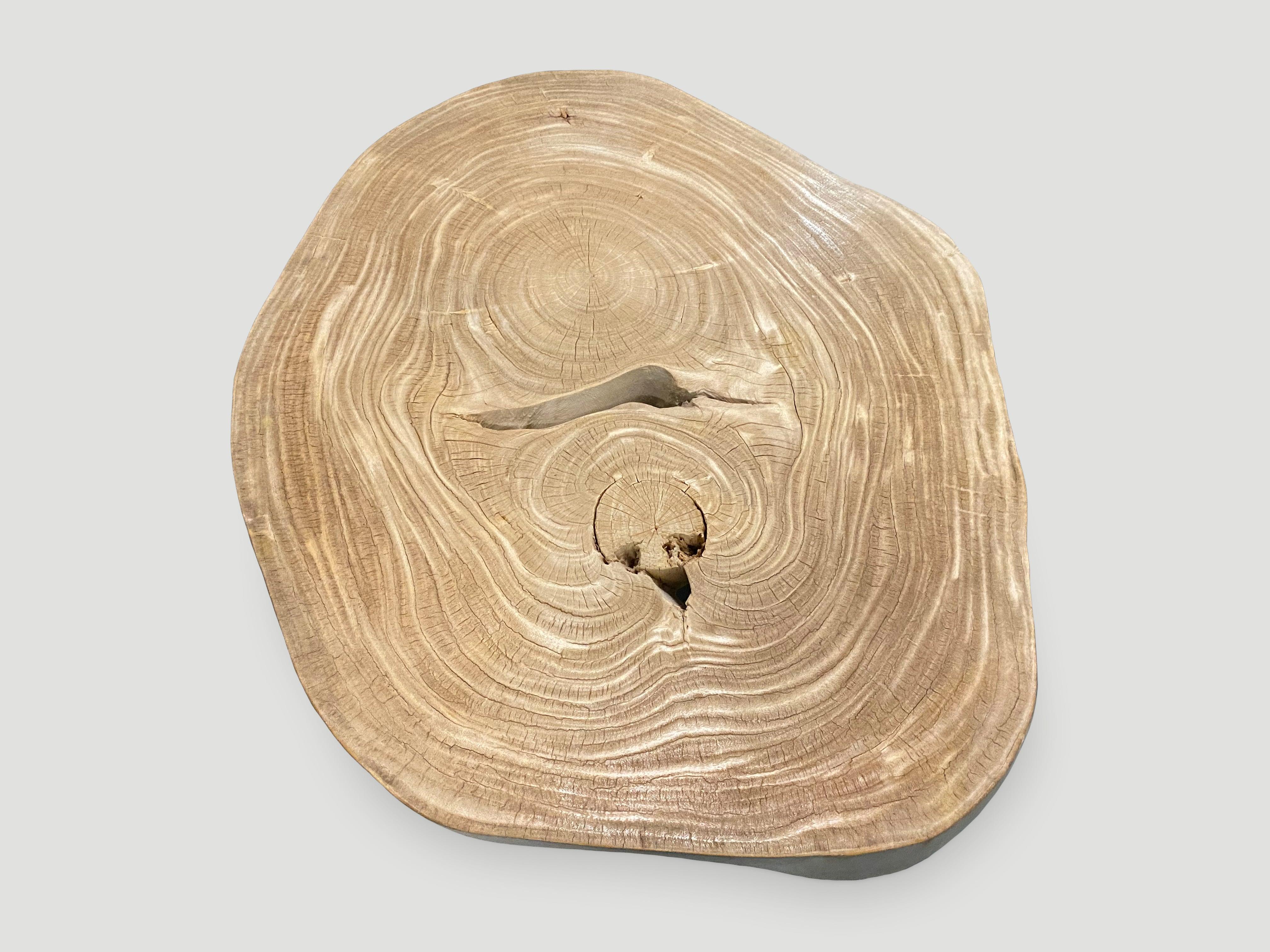 Mid-Century Modern Table basse Andrianna Shamaris Amorphous à simple dalle de style moderne du milieu du siècle dernier en vente