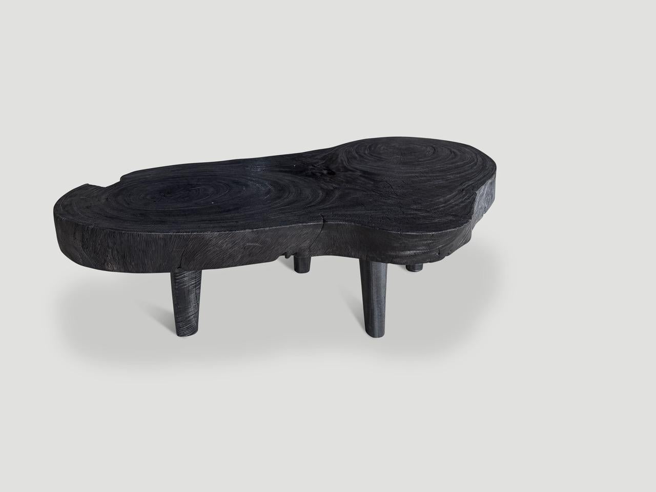 Andrianna Shamaris Amorphous Single Slab Mid Century Modern Coffee Table Excellent état - En vente à New York, NY