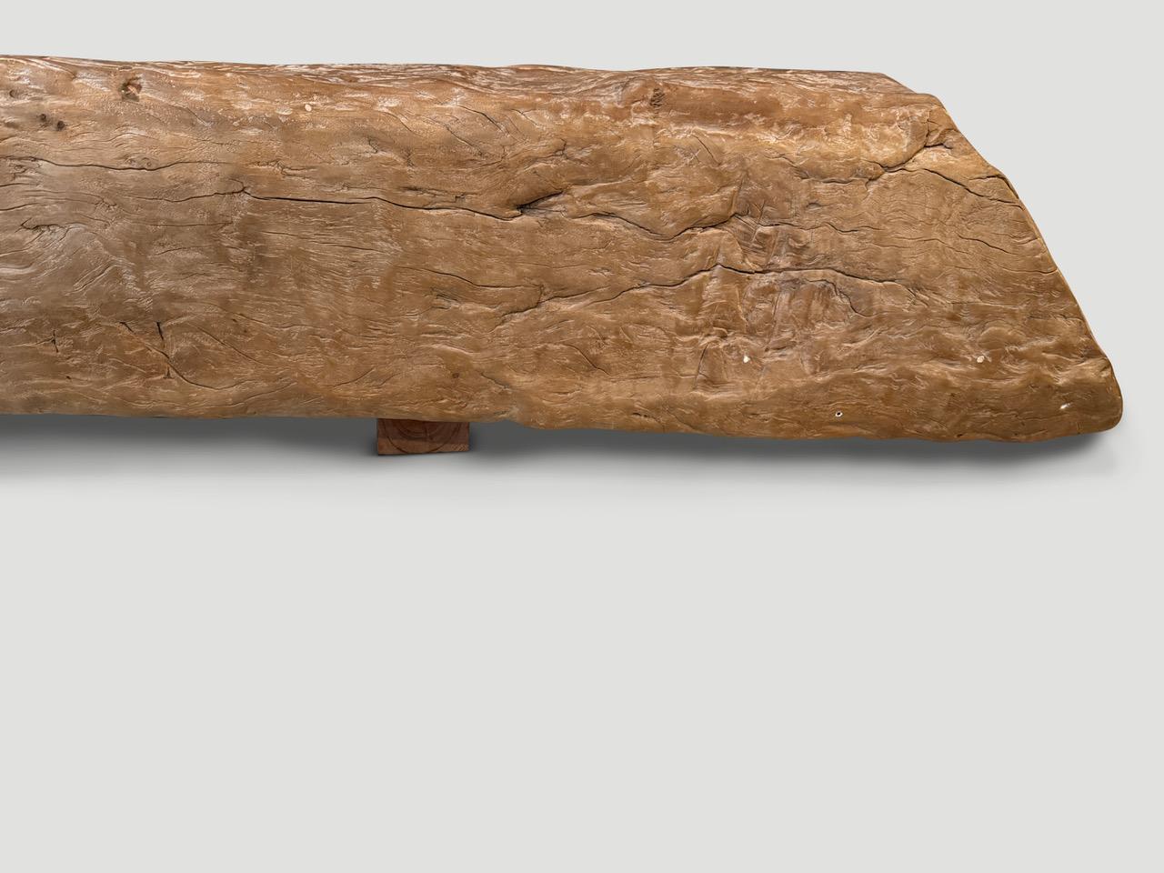 XXIe siècle et contemporain Ancien banc à bûches en bois de teck Andrianna Shamaris en vente