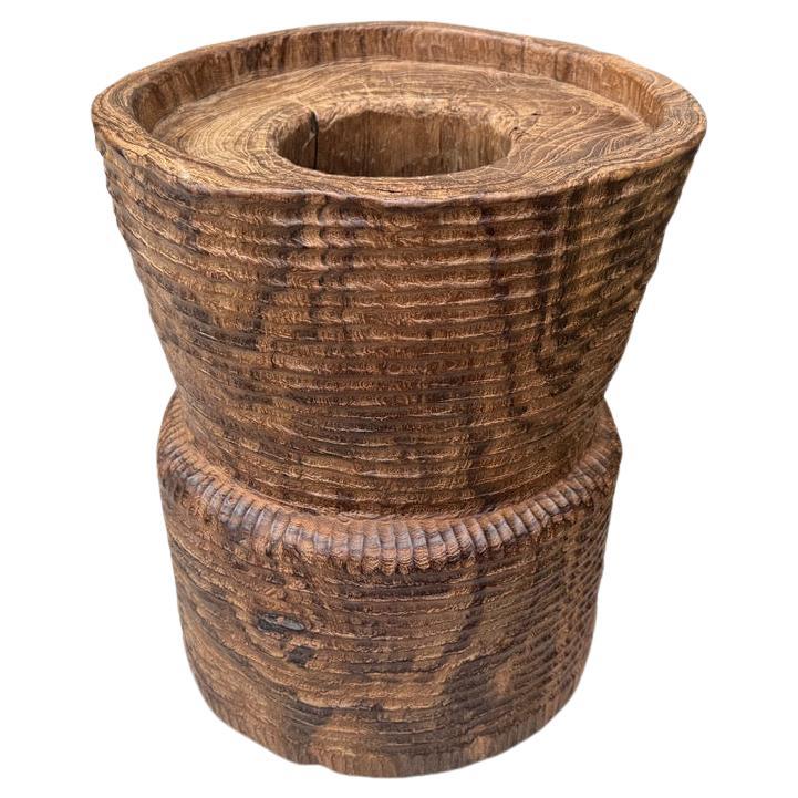Andrianna Shamaris Mortaio antico in legno di teak in vendita
