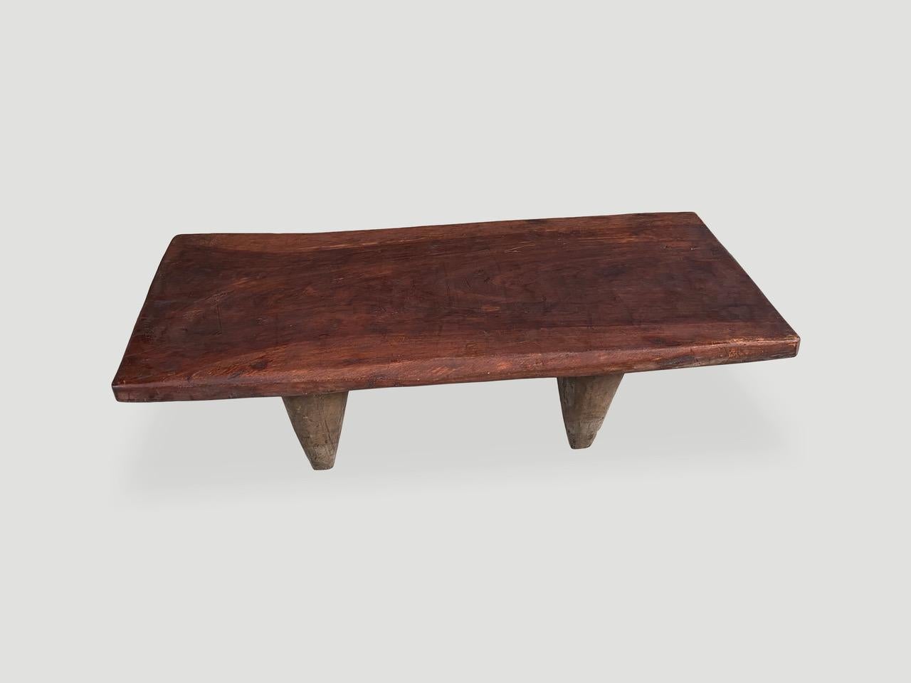 Ivoirien Andrianna Shamaris table basse ou banc africain ancien en bois d'Iroko Senufo
