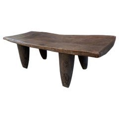 Andrianna Shamaris Table basse ou banc Senufo en bois d'iroko africain antique