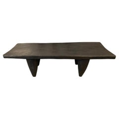 Andrianna Shamaris table basse ou banc africain ancien Senufo