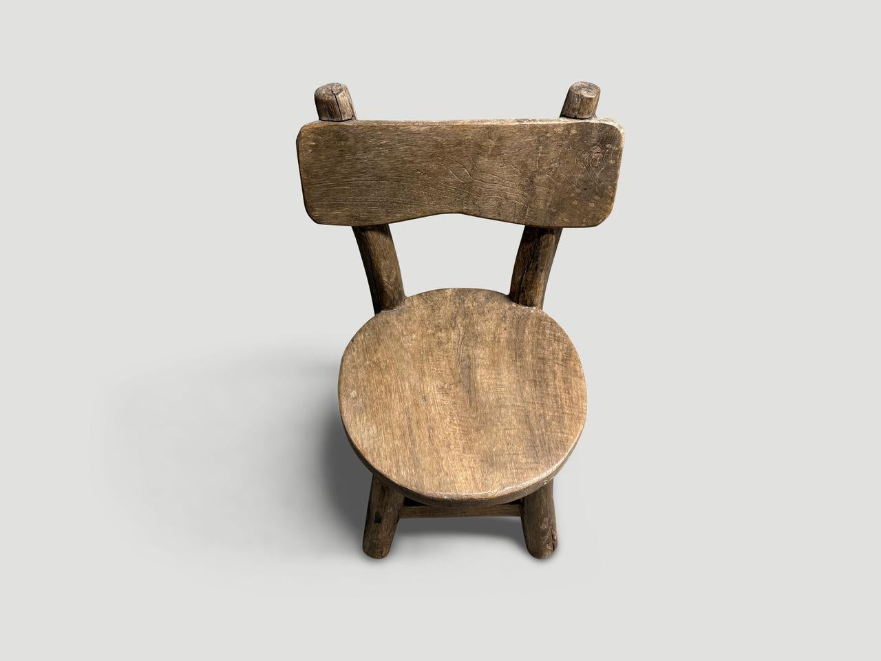 Minimalismo Sedia o tavolino antico Andrianna Shamaris in vendita