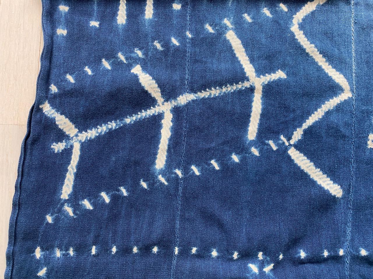 Tissé à la main Andrianna Shamaris - Textile ancien indigo Mali en vente