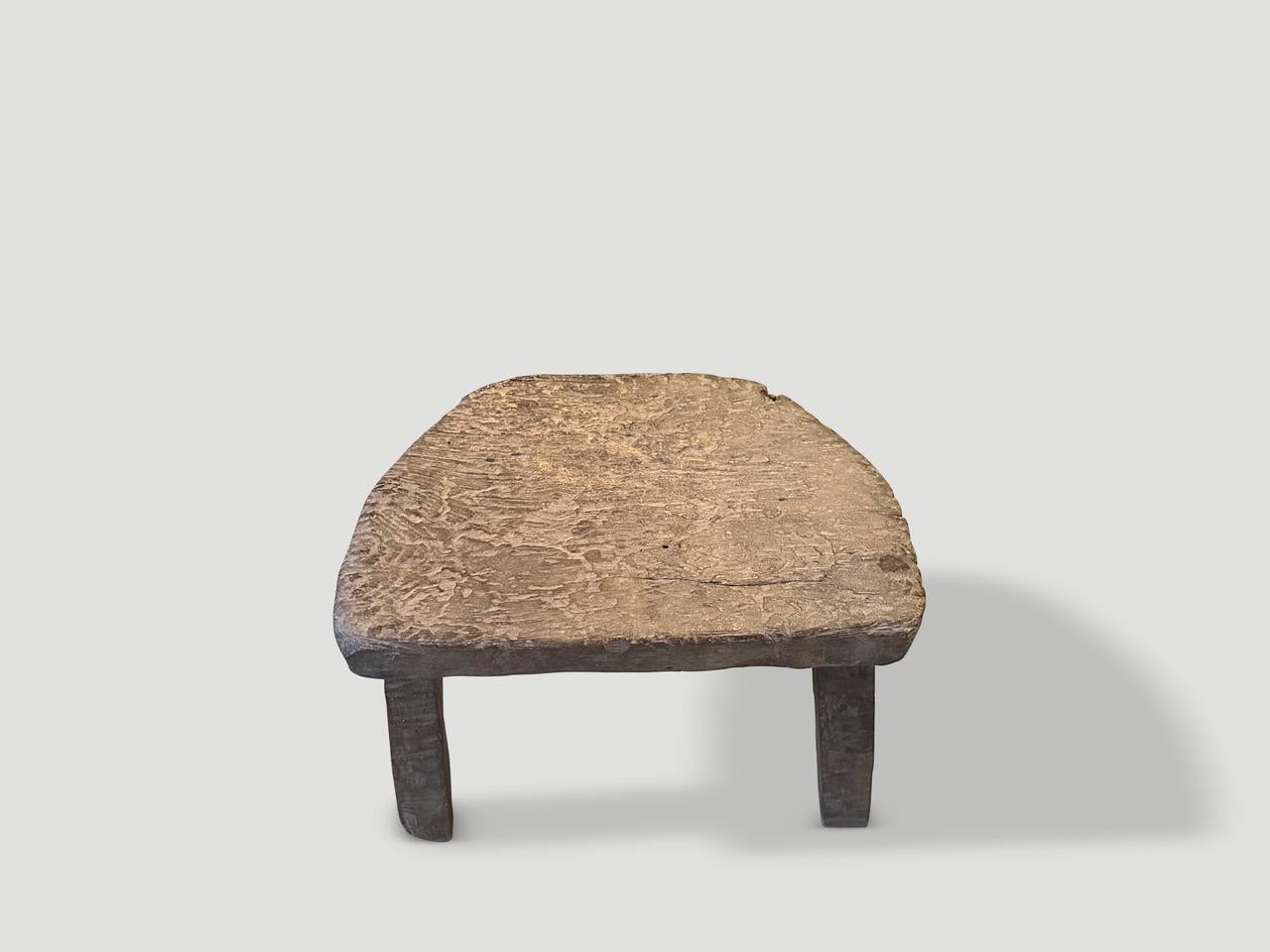 Andrianna Shamaris Table d'appoint ou tabouret Excellent état - En vente à New York, NY