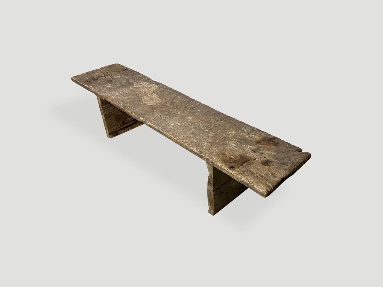 Rustico Tavolino o panca Andrianna Shamaris in legno di teak antico in vendita
