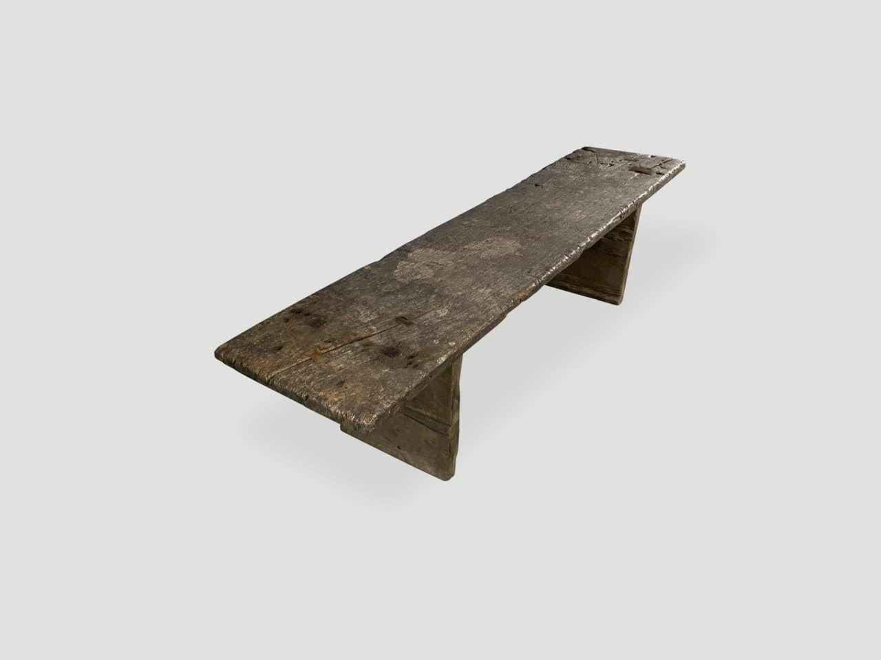 Tavolino o panca Andrianna Shamaris in legno di teak antico In condizioni buone in vendita a New York, NY
