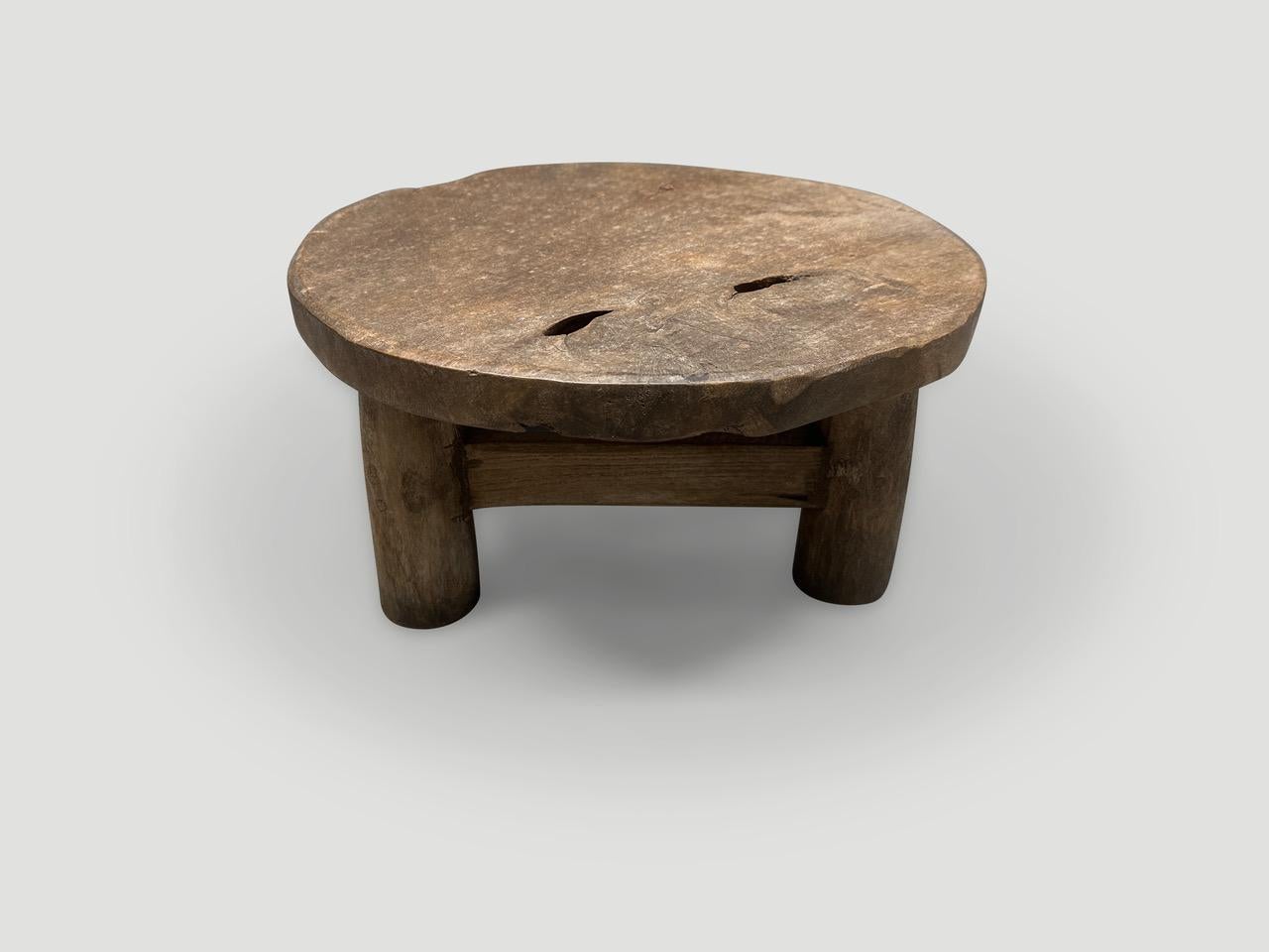 Table d'appoint ou tabouret antique en bois de teck Excellent état - En vente à New York, NY