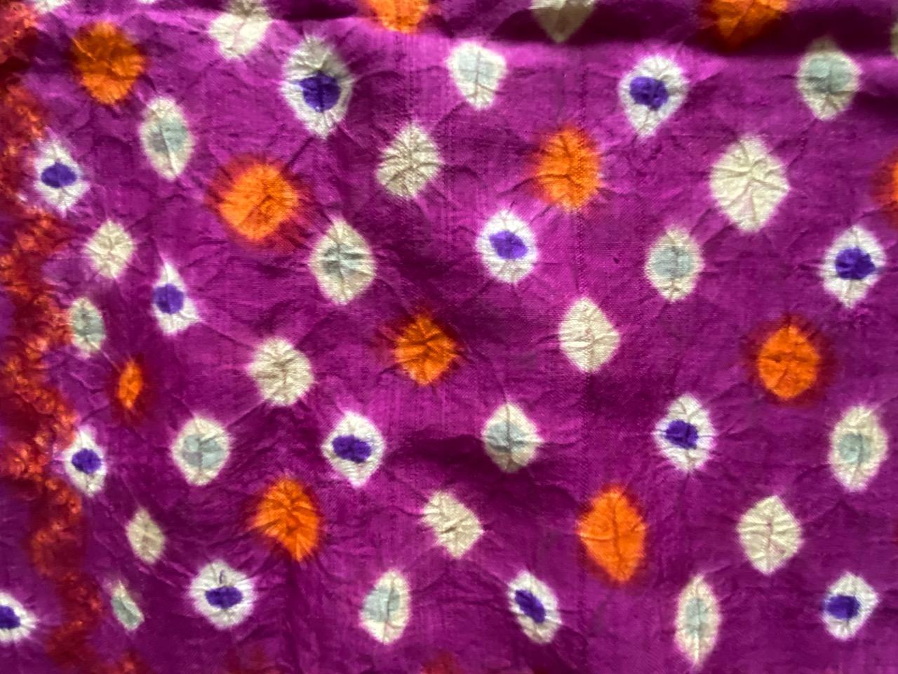Fait main Andrianna Shamaris - Tissu épaule de cérémonie ancien en soie fine aux couleurs vives en vente