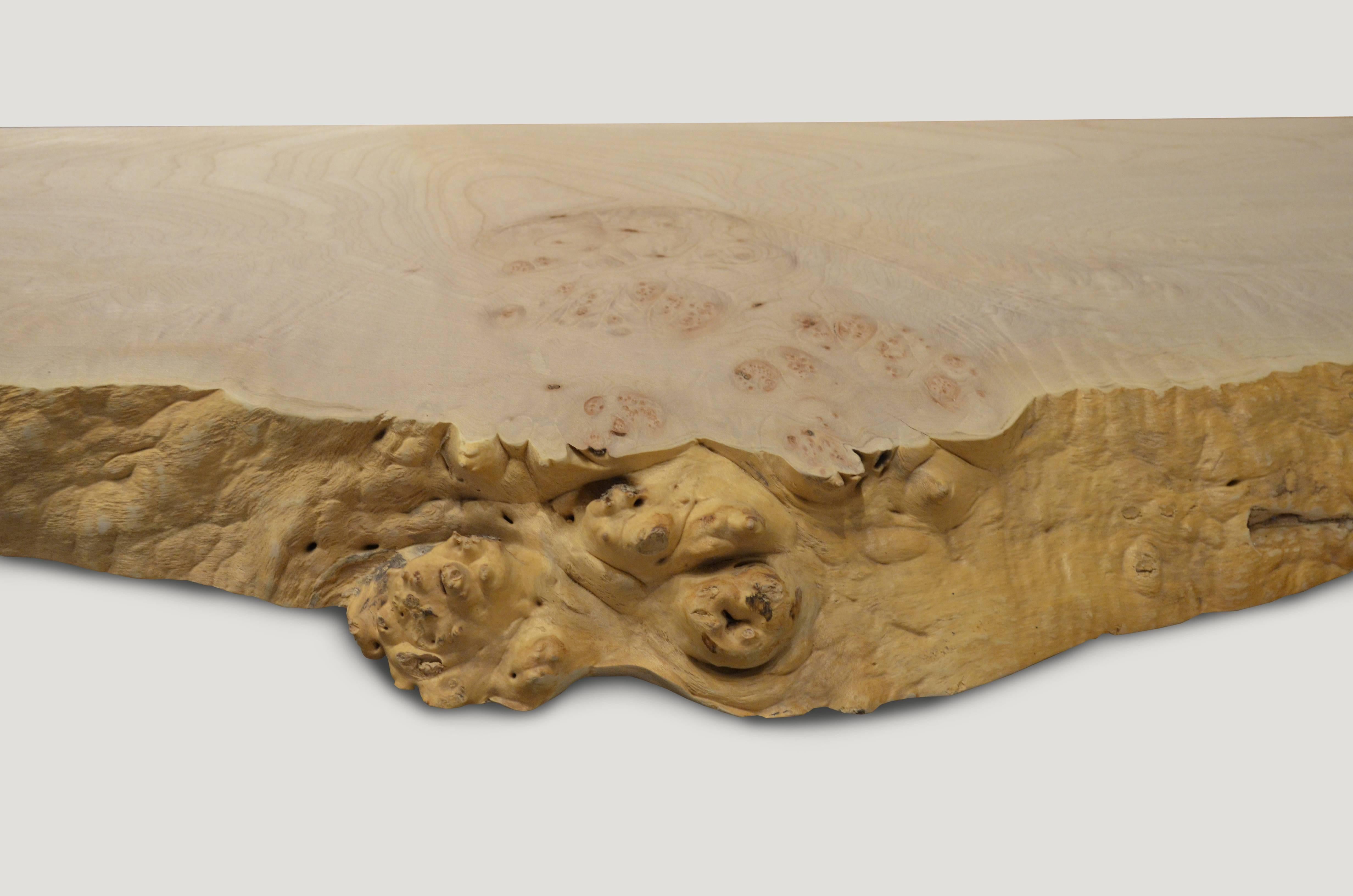 Beautiful grain on this live edge bleached maple wood shelf. Custom sizes available.

Measure: 55 x 7- 12
