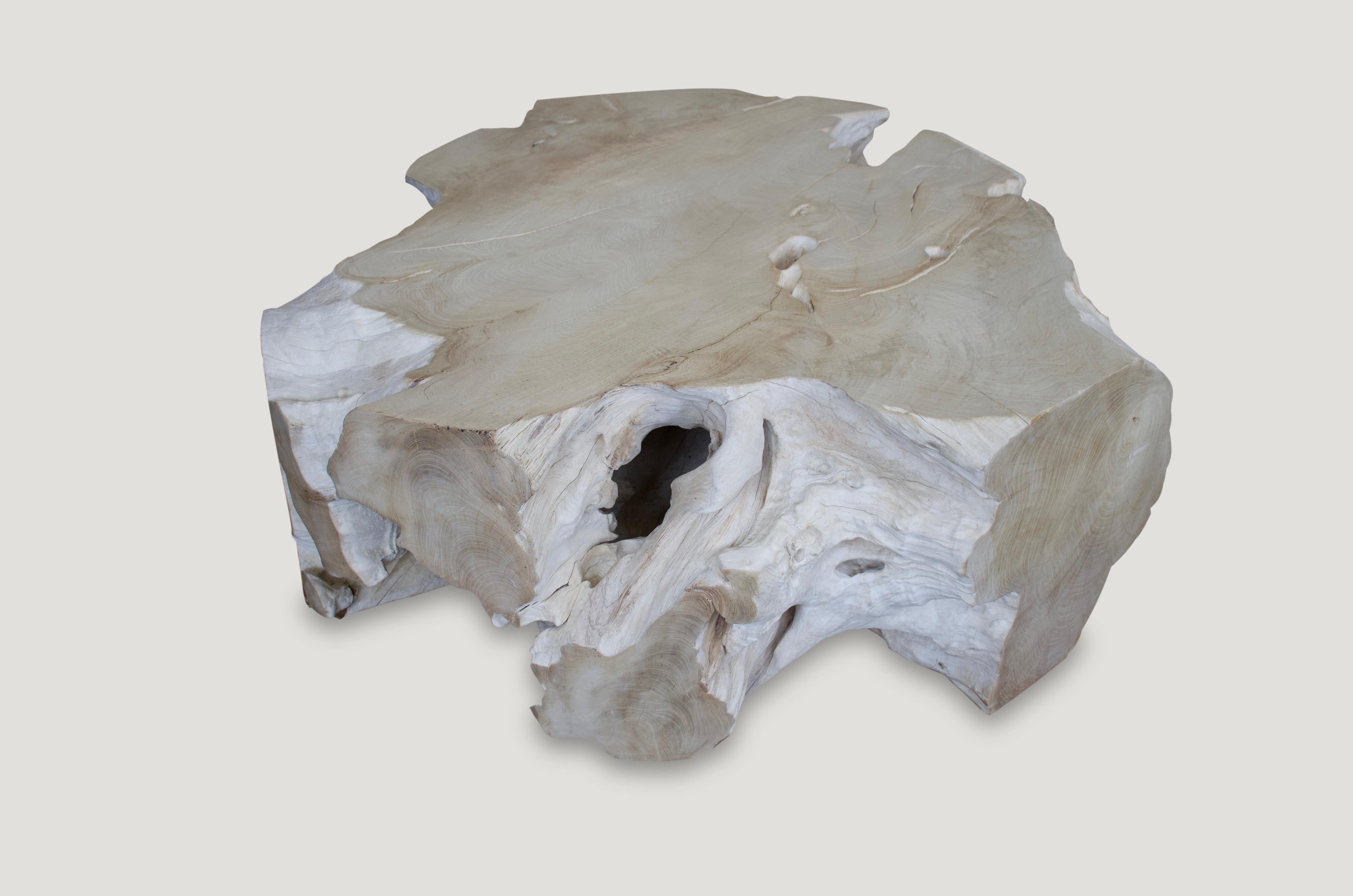 Impressive, single root coffee table with large flat surface area. We have added a light shellack to the top and flat side sections for a contrast and for added protection. If preferred we can also have this charred.

The St. Barts Collection
