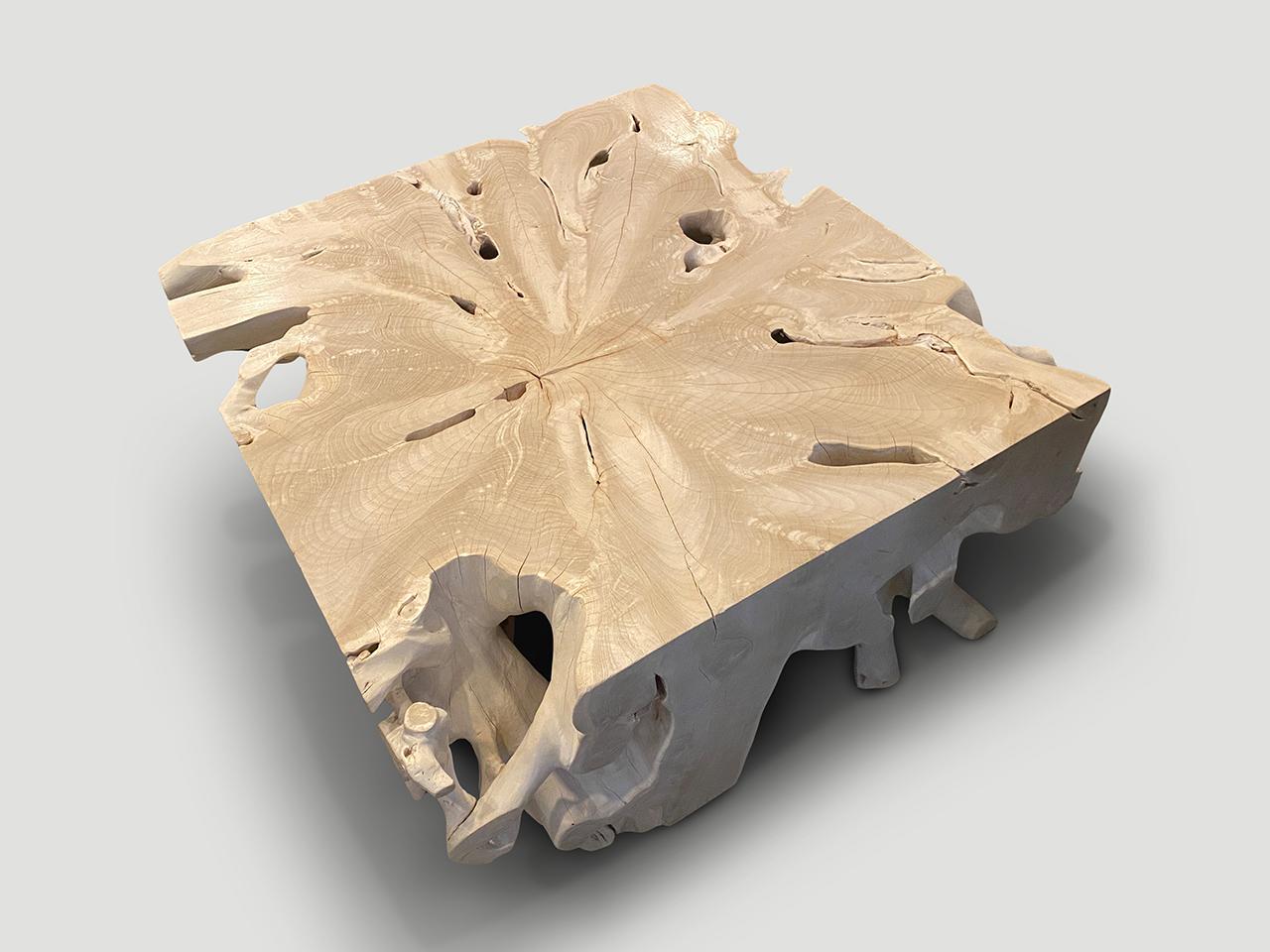 Tavolino in teak sbiancato o, se girato di lato, console con dimensioni di 36