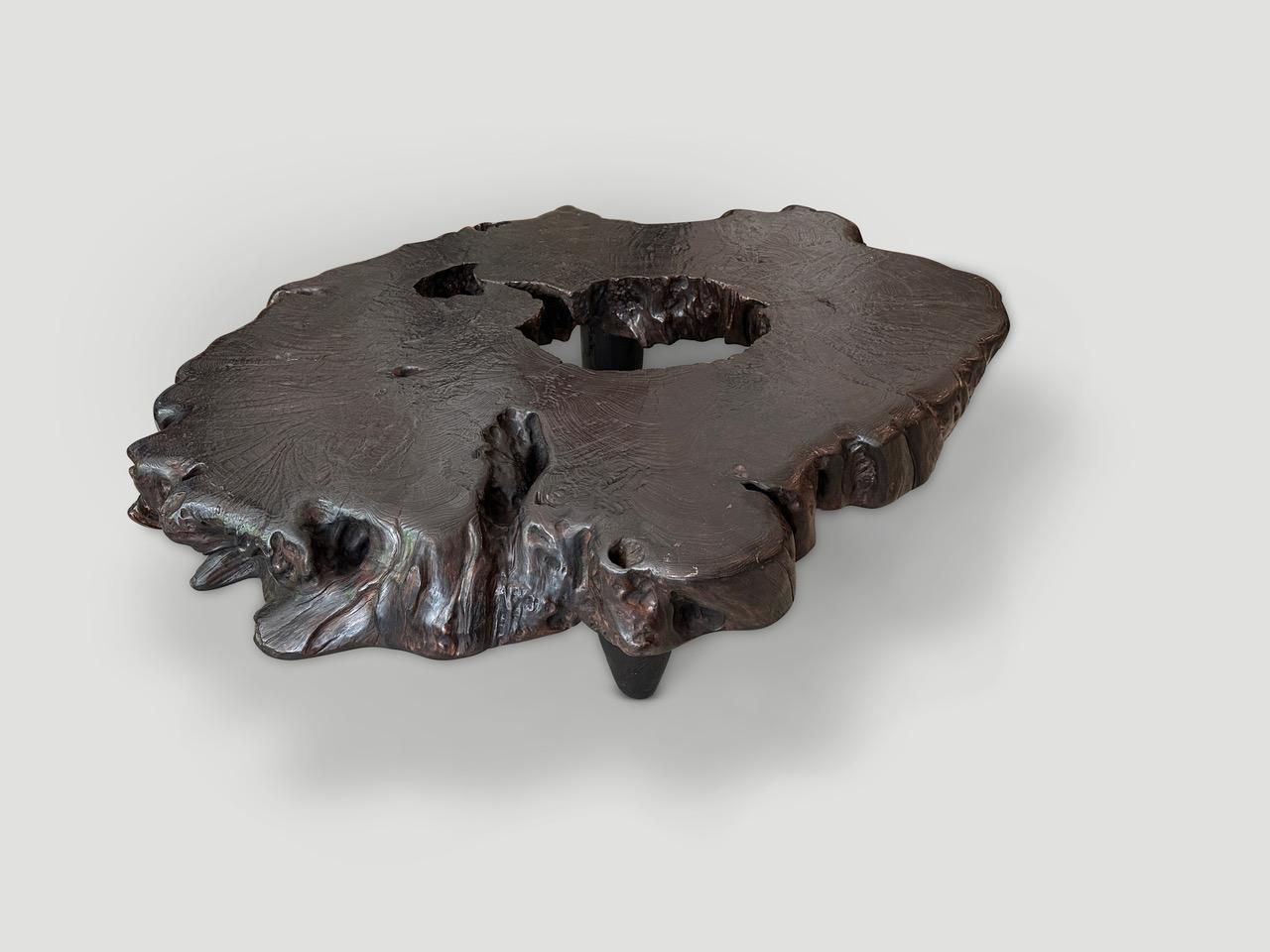 Organique Table basse Andrianna Shamaris du siècle dernier en bois de teck ancien en vente