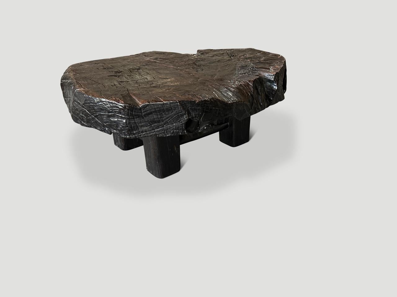 Début du 20ème siècle Table basse Andrianna Shamaris du siècle dernier en bois de teck ancien en vente