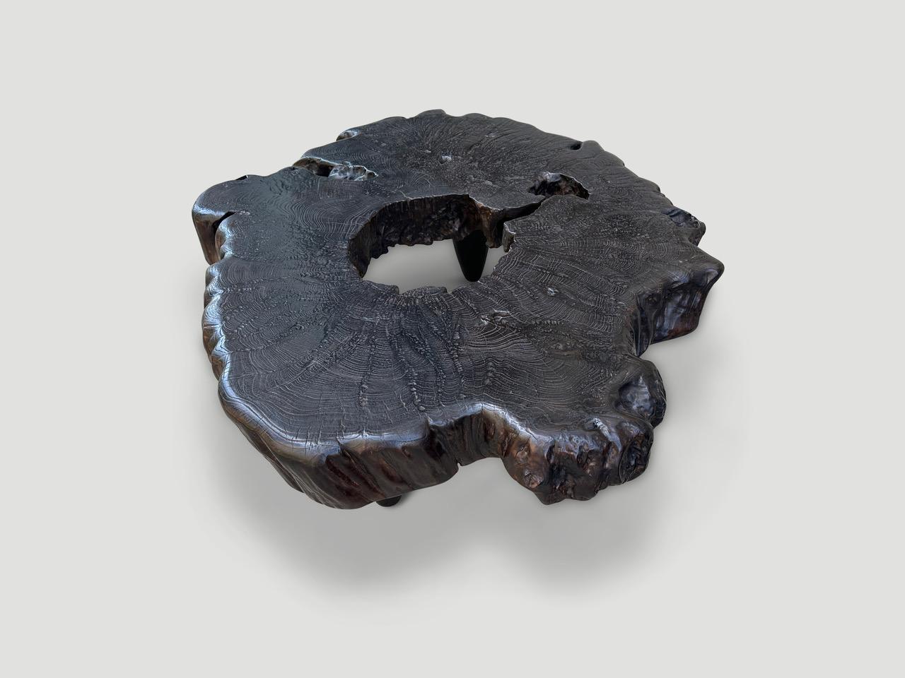 Table basse Andrianna Shamaris du siècle dernier en bois de teck ancien en vente 1