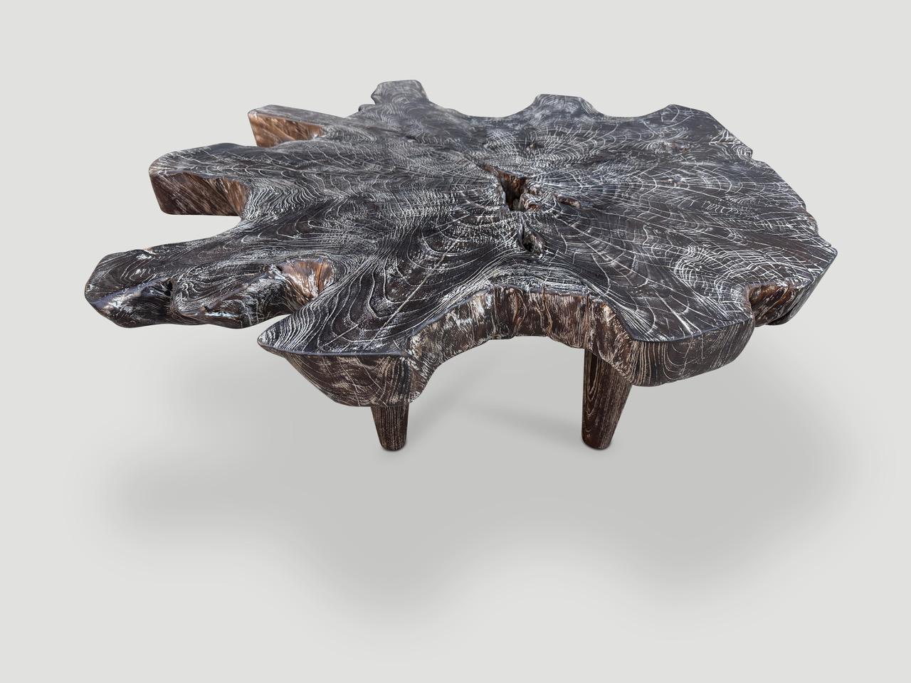 Andrianna Shamaris Table basse en bois de teck cérusé Single Charred Organic Excellent état - En vente à New York, NY