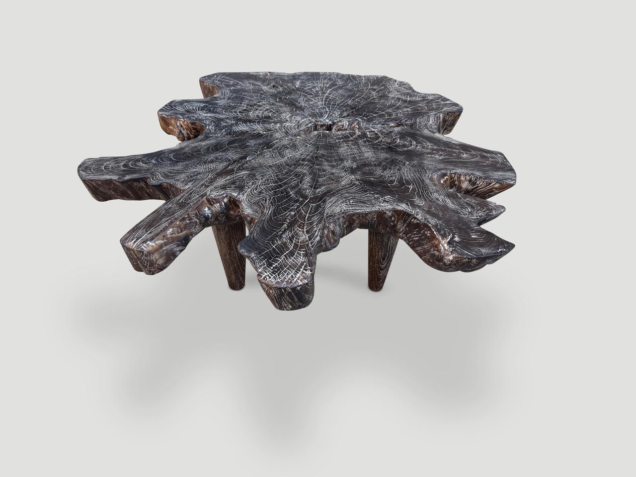 XXIe siècle et contemporain Andrianna Shamaris Table basse en bois de teck cérusé Single Charred Organic en vente