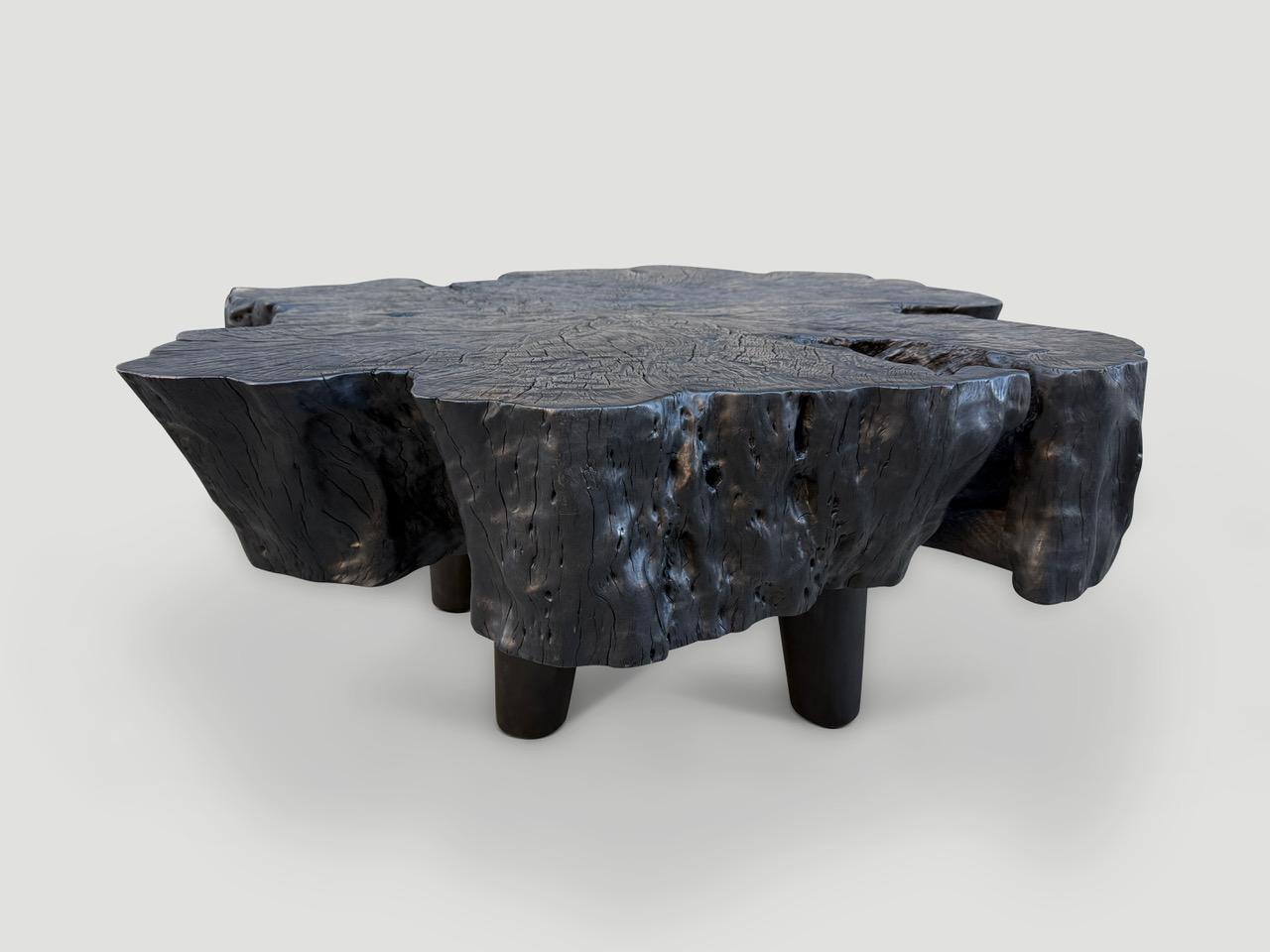 Organique Table basse Andrianna Shamaris Charred Amorphous en vente