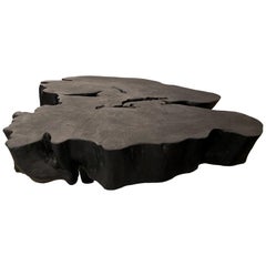 Table basse Andrianna Shamaris Charred Amorphous en bois de Mango récupéré