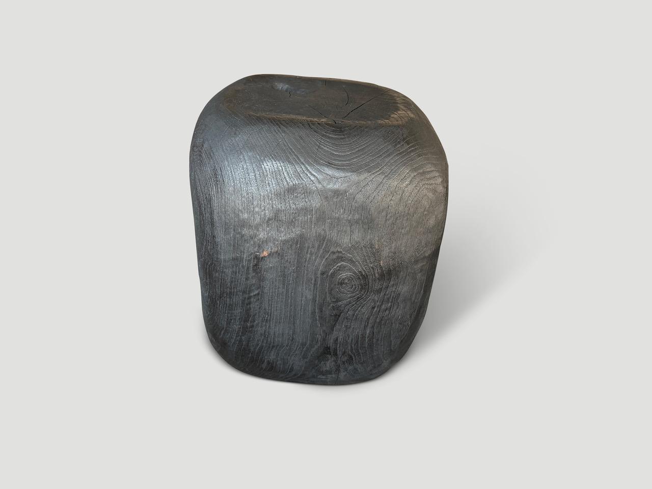 Andrianna Shamaris Charred Minimalist Side Table or Stool Excellent état - En vente à New York, NY