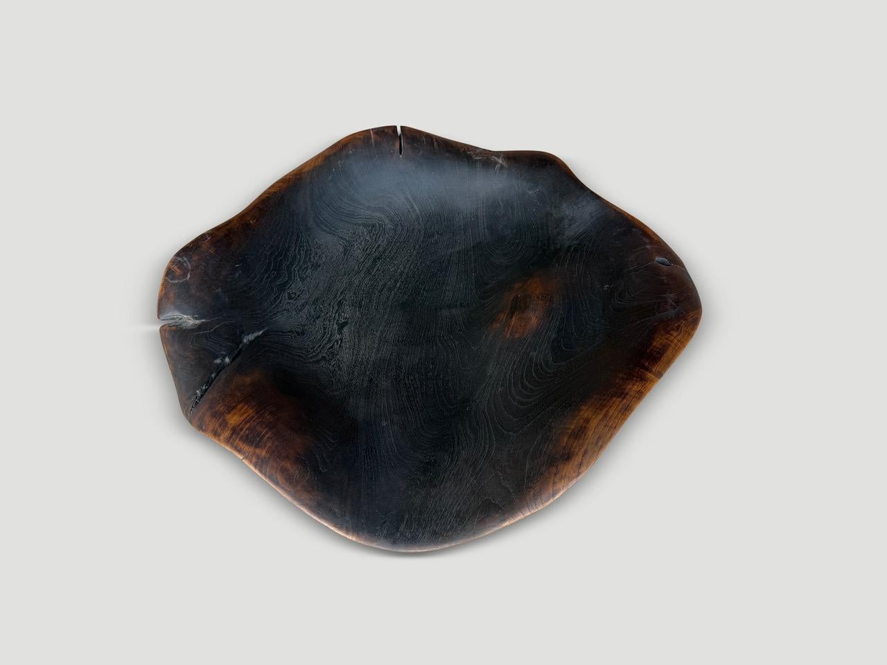 Andrianna Shamaris Cuenco o plato escultórico carbonizado en Excelente estado para la venta en New York, NY