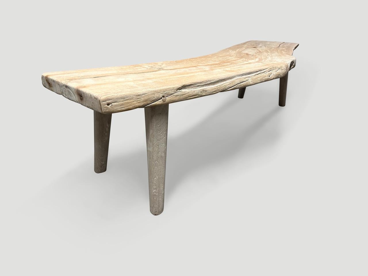 Andrianna Shamaris Panca curva in legno di teak St. Barts In condizioni ottime in vendita a New York, NY