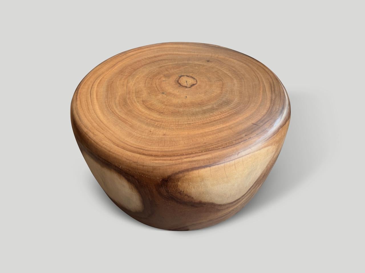 XXIe siècle et contemporain Andrianna Shamaris Table basse en forme de tambour en Wood Wood en vente