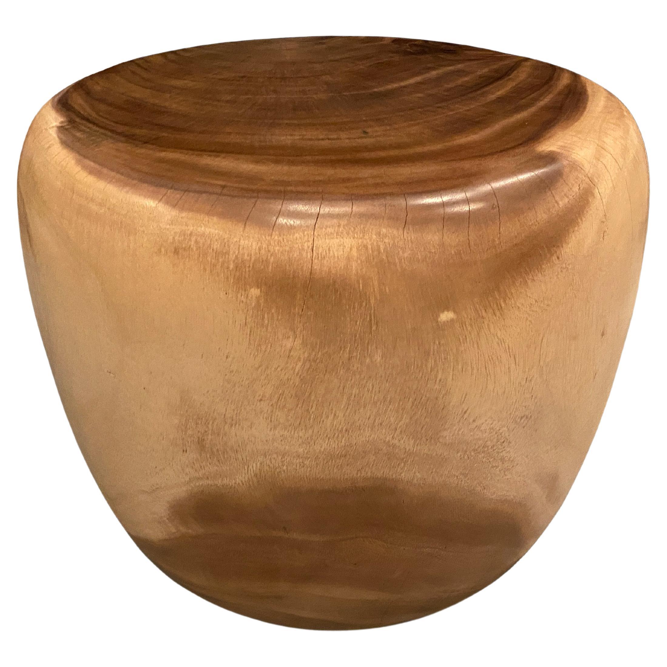 Table basse ou table d'appoint Andrianna Shamaris en forme de tambour en bois de suar