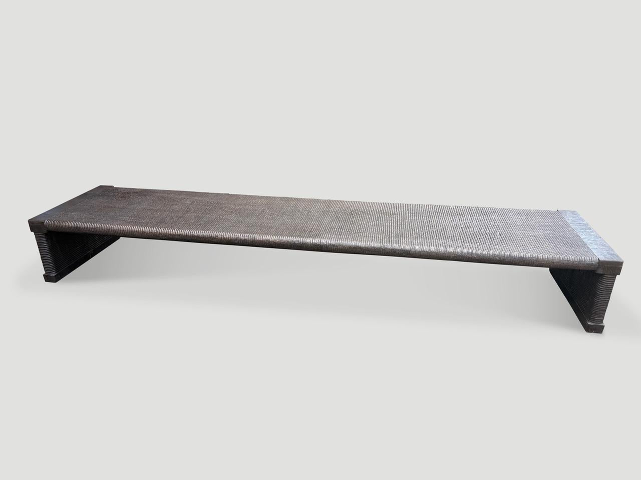 Andrianna Shamaris Exquisite Monumental Couture Hand Carved Bench (Banc sculpté à la main) Excellent état - En vente à New York, NY