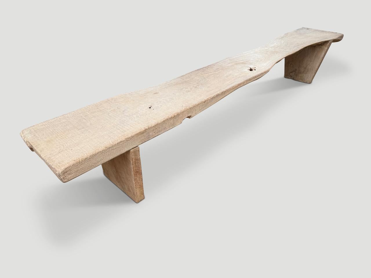Andrianna Shamaris Impressive Live Edge Teak Wood Long Bench Siglo XXI y contemporáneo en venta