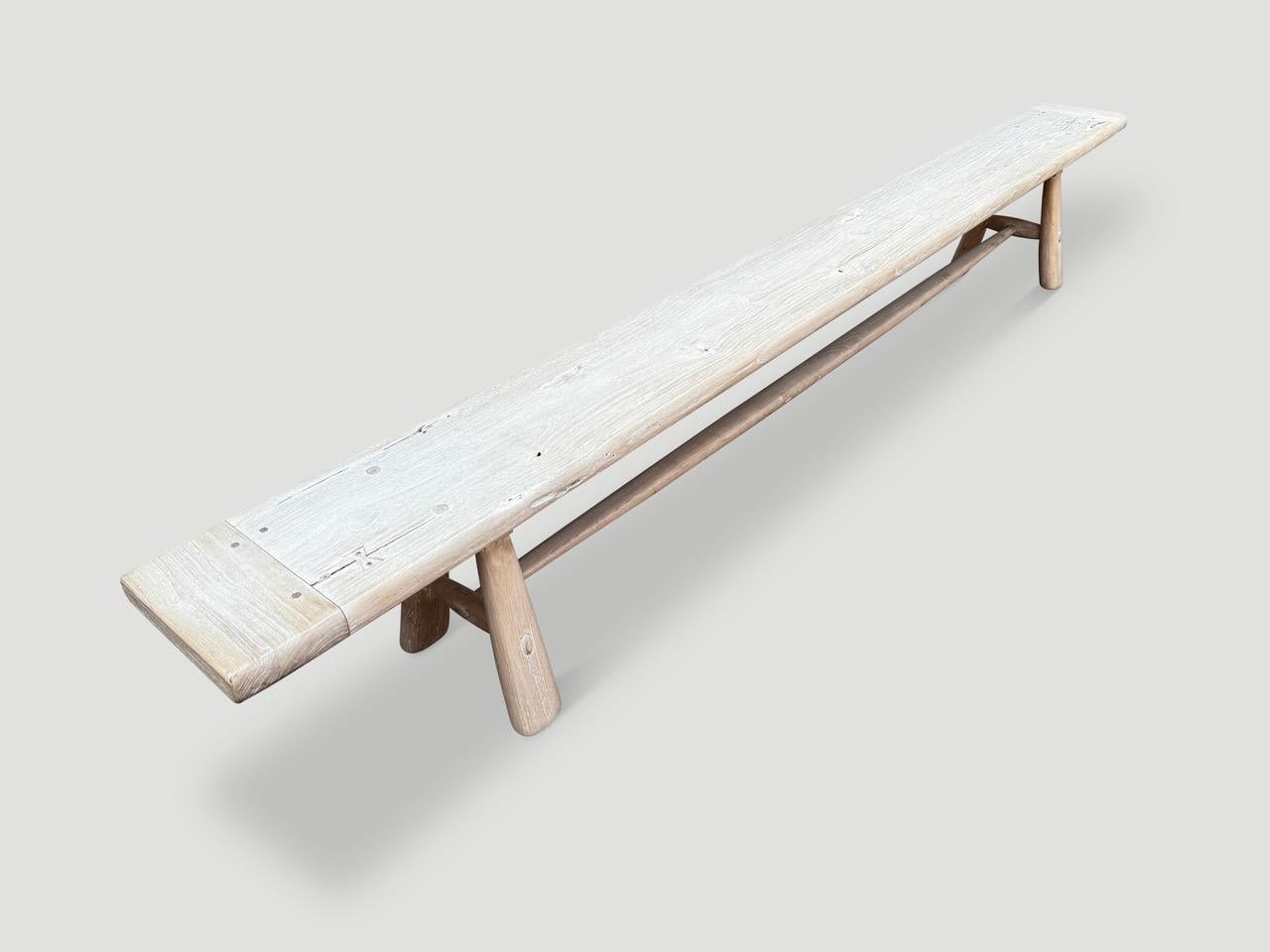 XXI secolo e contemporaneo Andrianna Shamaris Impressionante panchina lunga in legno di teak dai toni lattiginosi in vendita