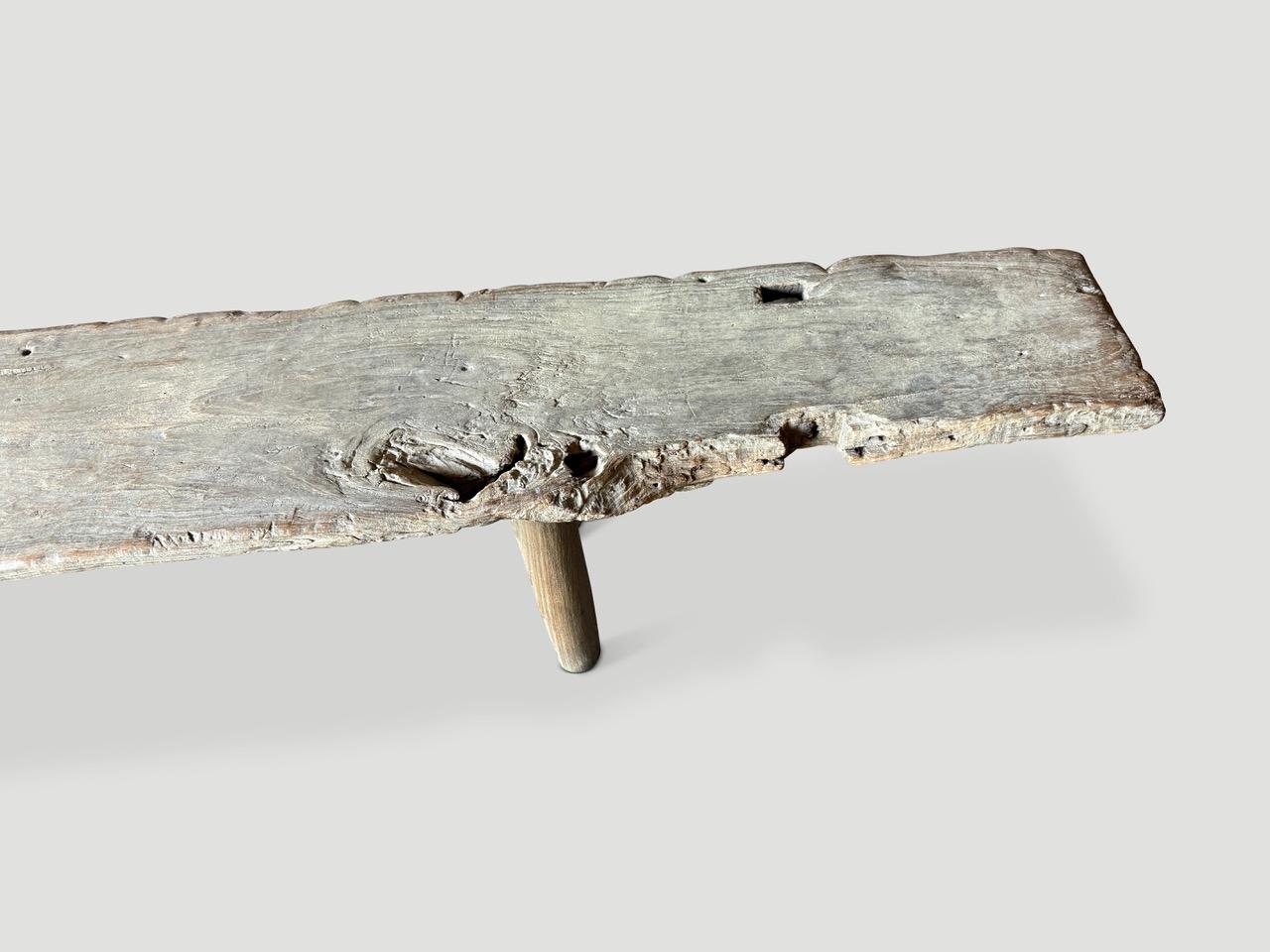 XXIe siècle et contemporain Andrianna Shamaris Impressionnant banc Wabi Sabi Long Wood Wood en vente