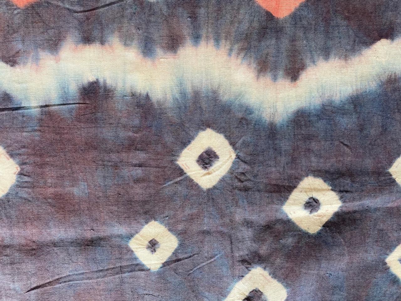 Andrianna Shamaris Leinen und Baumwolle Antike Textilien aus Toraja Land im Angebot 5