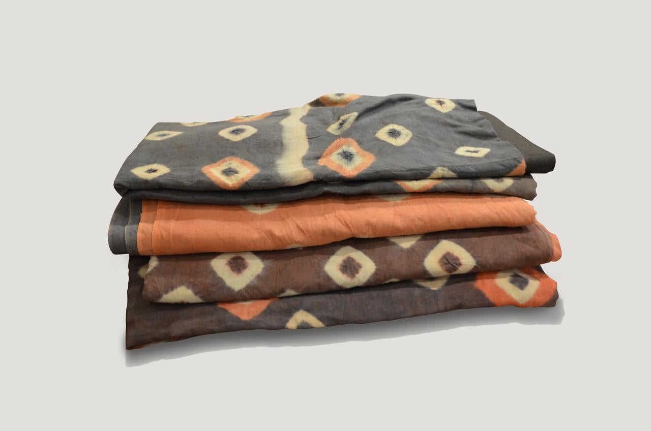 Andrianna Shamaris - Textile ancien en lin et coton de la terre de Toraja en vente 1