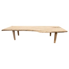 Table basse ou banc en bois de teck à bords naturels Andrianna Shamaris