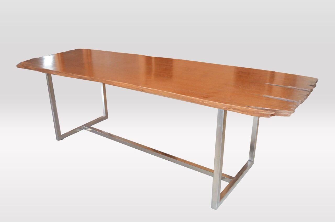 Table de salle à manger Andrianna Shamaris Live Edge en bois de teck à simple dalle Bon état - En vente à New York, NY
