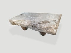 Andrianna Shamaris Mesa baja Mid Century Couture
