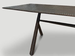 Andrianna Shamaris Mid Century Couture Table de salle à manger ou console sculptée à la main