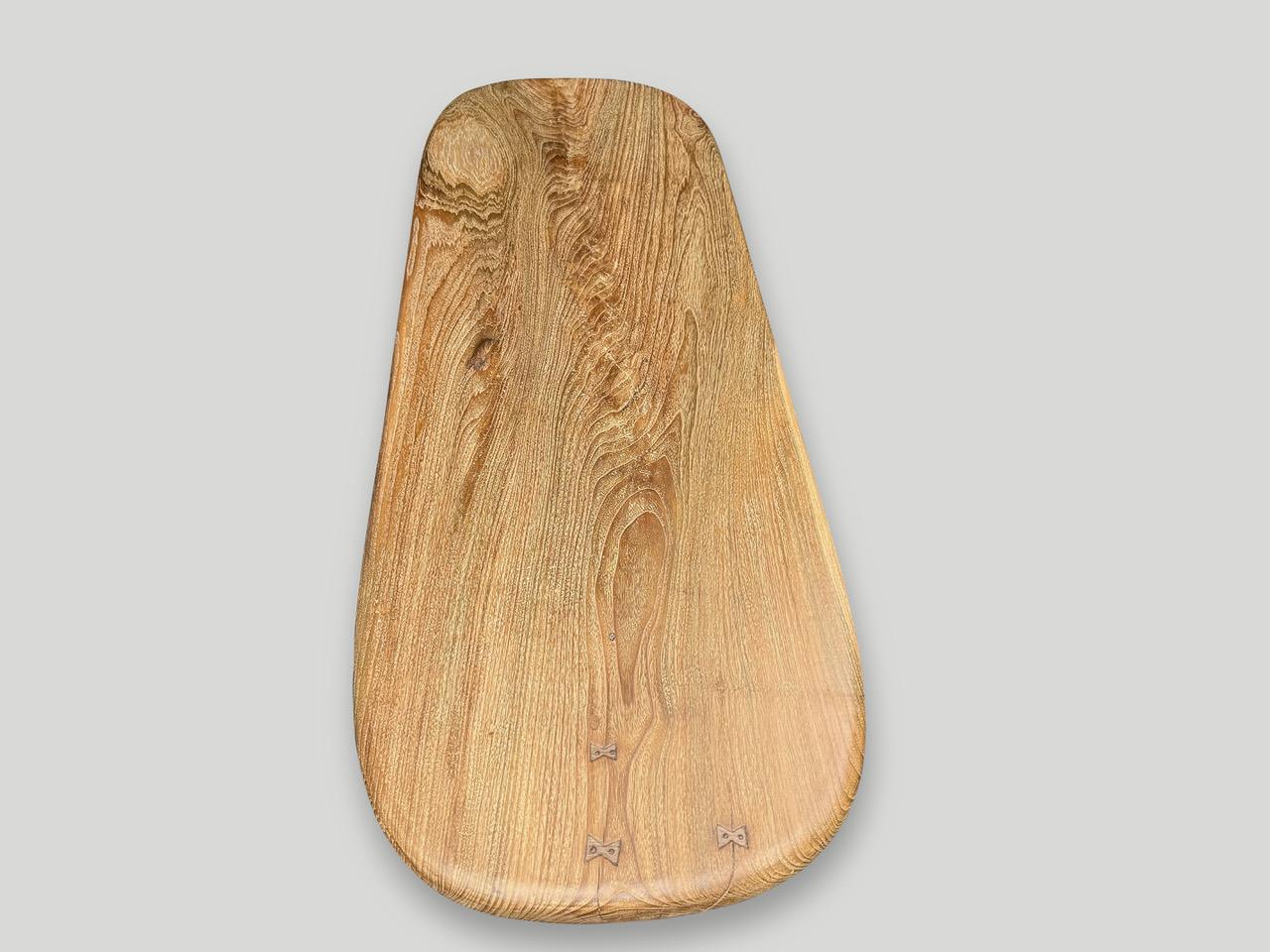 Andrianna Shamaris Mid Century Couture Table basse ovale en vente 3