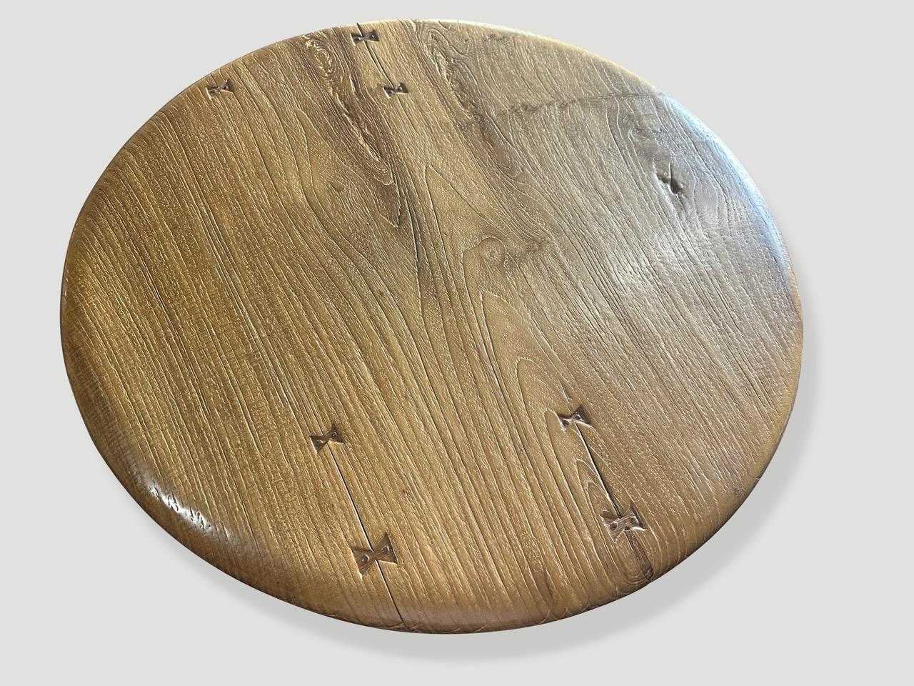 Mid-Century Modern Andrianna Shamaris Table ronde Couture du milieu du siècle en vente