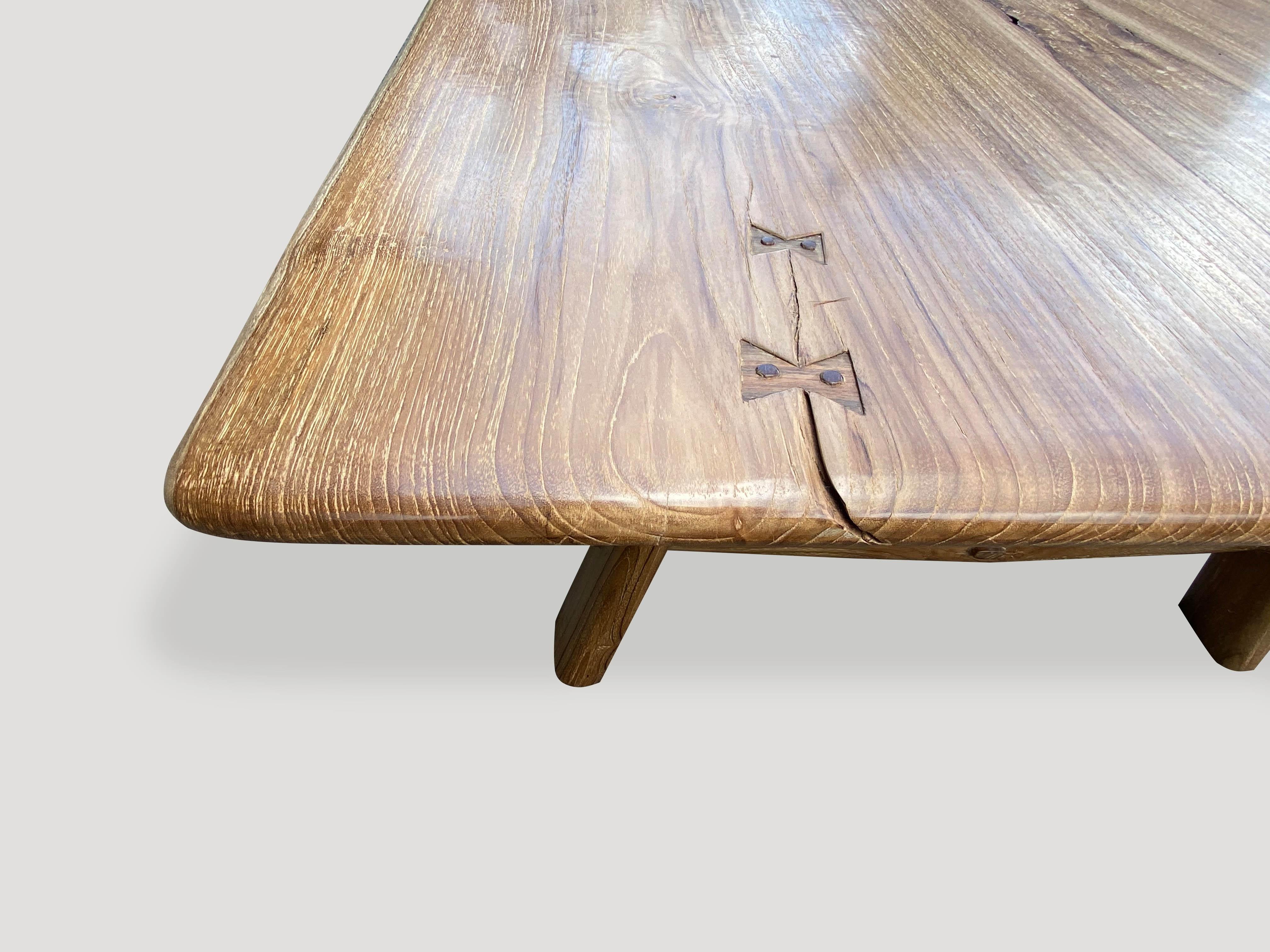 Milieu du XXe siècle Table de salle à manger Andrianna Shamaris en bois de teck haute couture du milieu du siècle dernier en vente