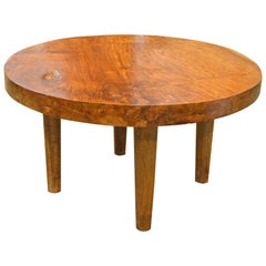 Andrianna Shamaris, Couchtisch aus organischem Teakholz, Mid-Century-Stil