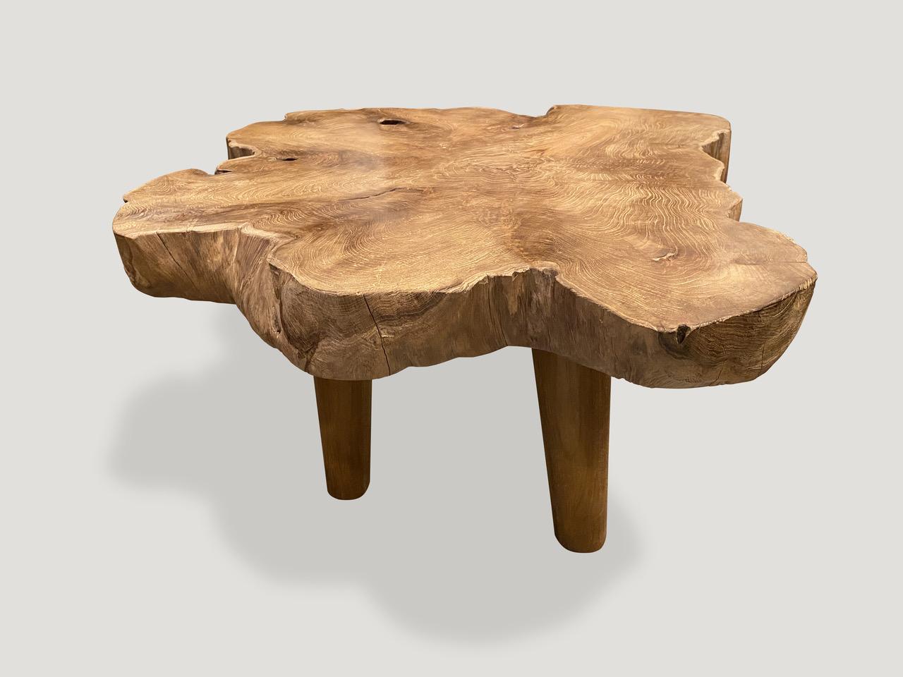 Andrianna Shamaris Mesa de centro de una losa de estilo de mediados de siglo Madera en venta