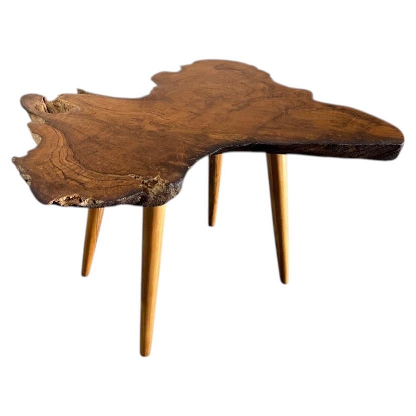 Andrianna Shamaris Mid Century Style Teakholz Live Edge Organic Beistelltisch