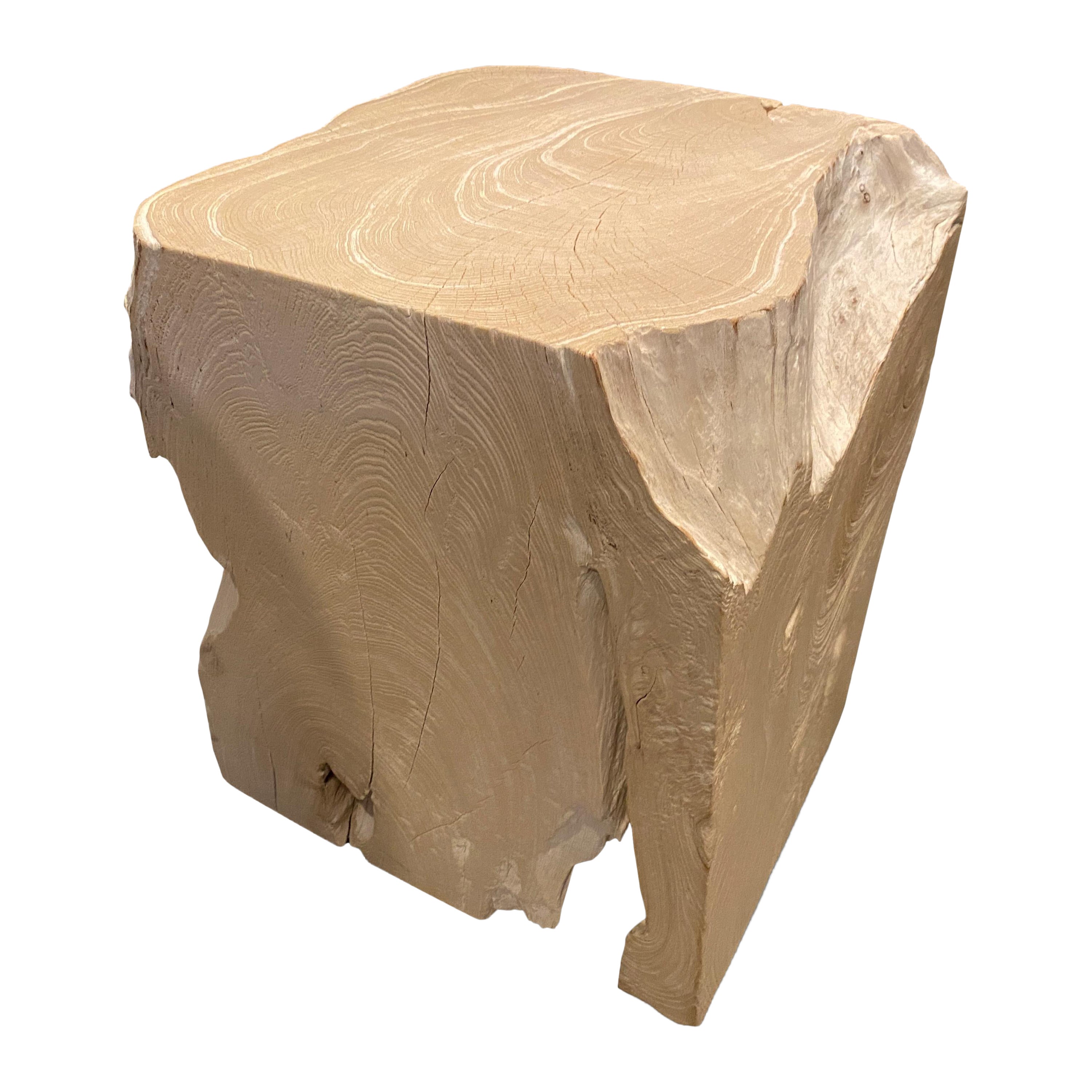 Table d'appoint minimaliste Andrianna Shamaris en bois de teck blanchi