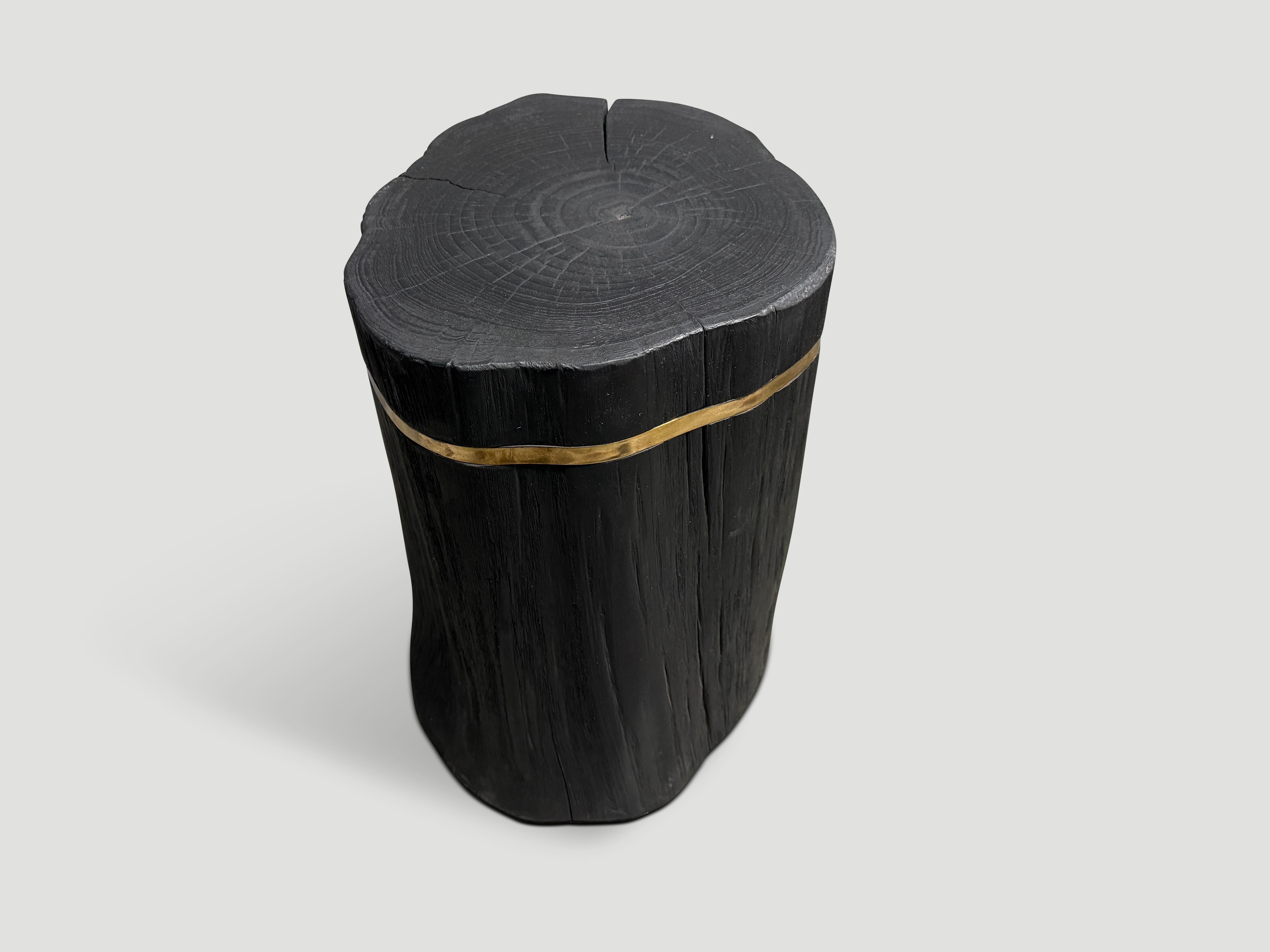 Andrianna Shamaris Table d'appoint minimaliste en bronze et anthracite Excellent état - En vente à New York, NY