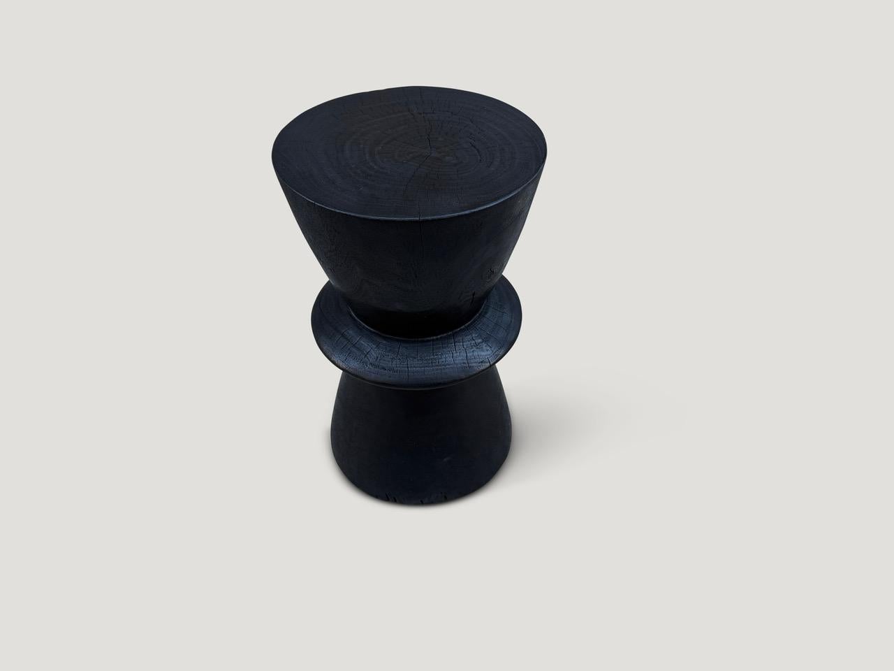 Table d'appoint minimaliste Andrianna Shamaris Excellent état - En vente à New York, NY